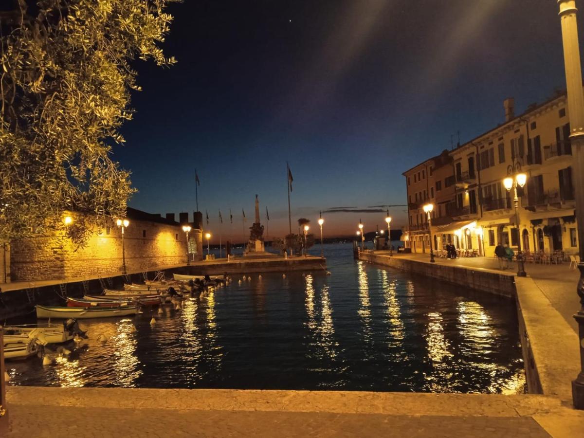 Residence Tasso Canossa - Appartamento Con Piscina Lazise Exteriér fotografie